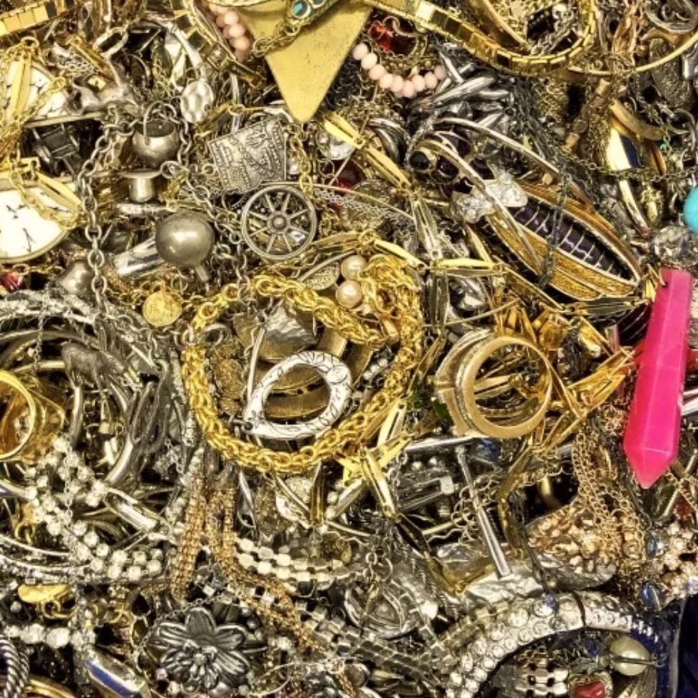 2 LB Tangled jewelry~ chains chains chains & more chains…